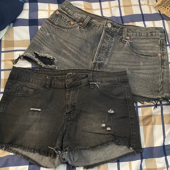 Bundle Lot Of 2 Womens Jeans black Shorts Levis, Klique 29 L - Picture 2 of 11